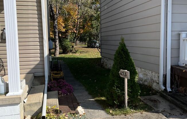 4 beds, 1 bath, $1,000