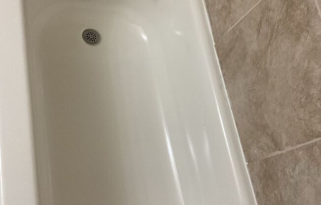 2 beds, 1 bath, 968 sqft, $1,345, Unit 1632-139