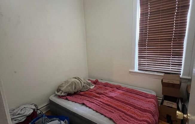 2 beds, 1 bath, , $1,750