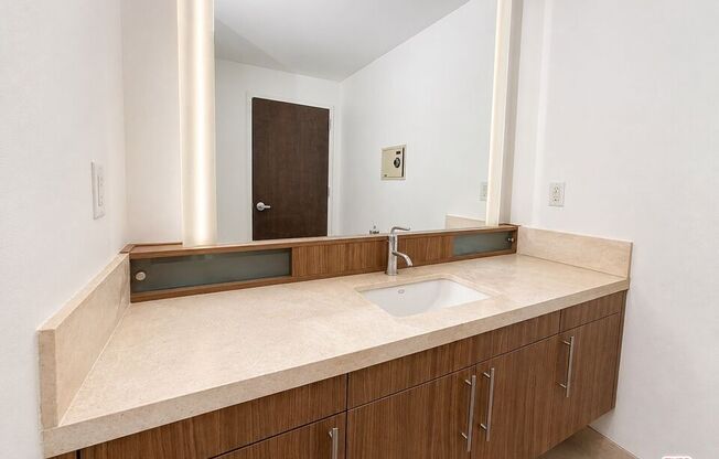 1 bed, 1 bath, 1,030 sqft, $3,200, Unit 1510