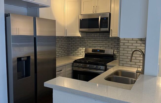 1 bed, 1 bath, 800 sqft, $2,245, Unit #41
