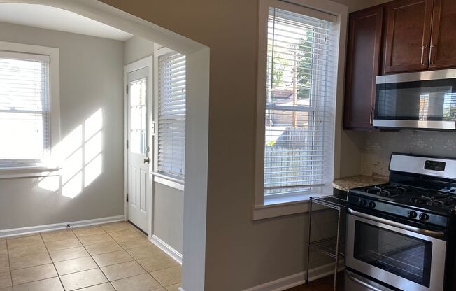 2 beds, 1 bath, $1,500