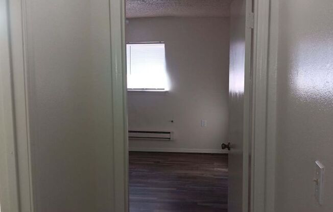 1 bed, 1 bath, $575, Unit 9