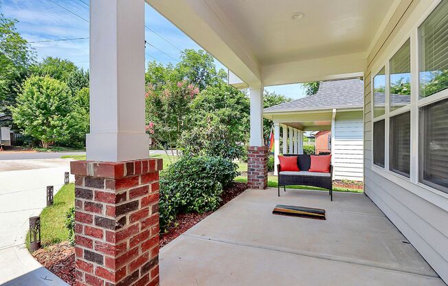 Newer Build Single Family in Washington Heights!