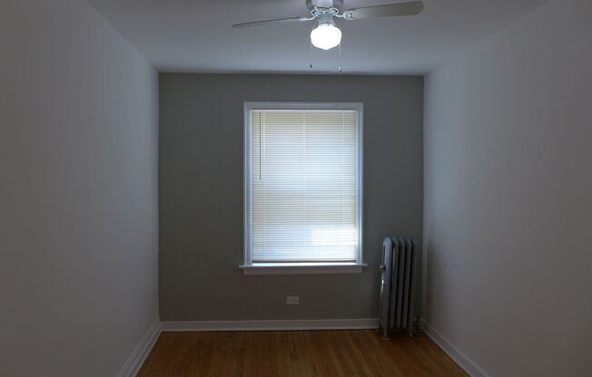 2 beds, 1 bath, $1,595, Unit 2048 Kostner - 3A