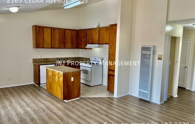 2165 CEDAR AVE