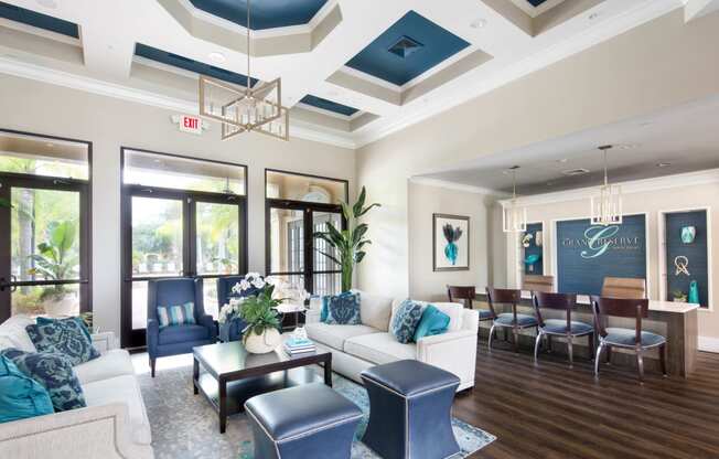 Resident Lounge at The Grand Reserve at Tampa Palms Apartments, Tampa, 33647