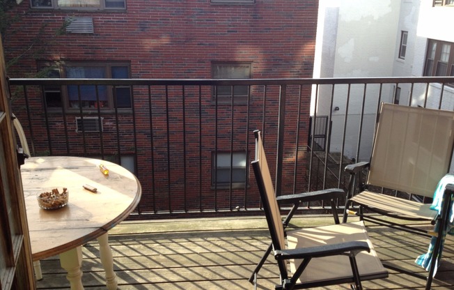 3 beds, 1 bath, $3,800, Unit 1