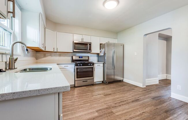 3 beds, 2 baths, $1,825, Unit Mt Washington