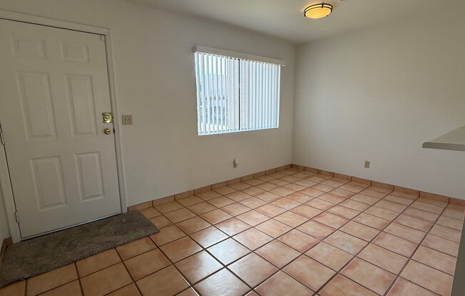 611 W 13 ST