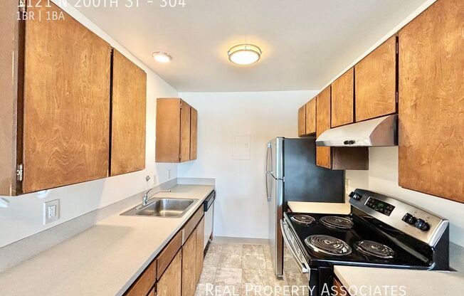 1121 N 200 ST