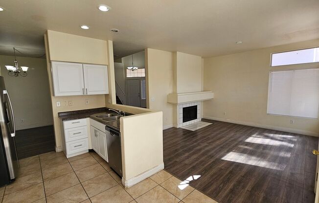 4 Bedroom!  Buffalo & Smoke Ranch Area!