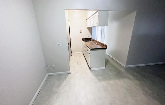 2 beds, 1 bath, 800 sqft, $1,095, Unit 605-14