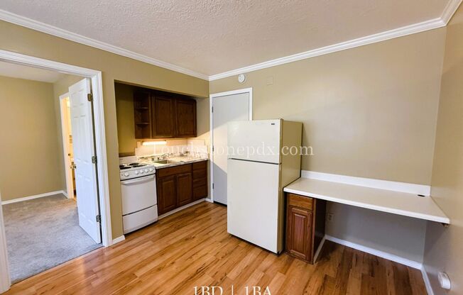 $500 OFF OF RENT! - Updated 1 Bedroom in Portland’s Nob Hill Neighborhood