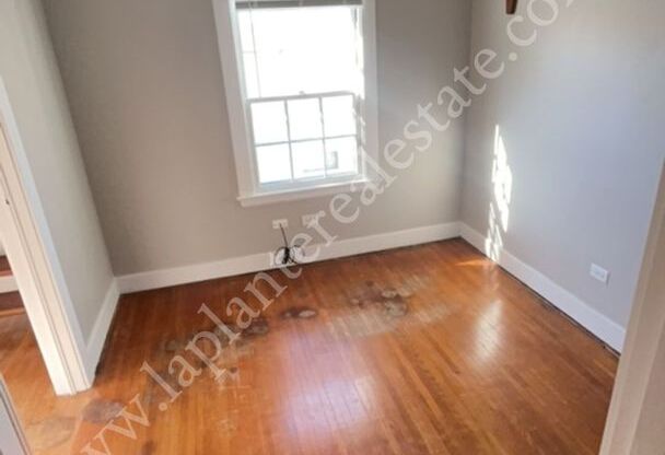 3 beds, 1 bath, $1,350