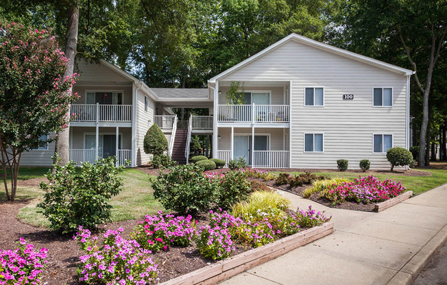 Four-Seasons-Yorktown Exterior