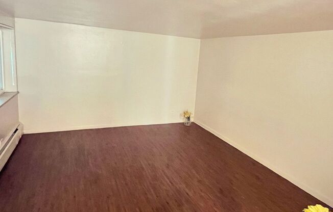1 bed, 1 bath, 649 sqft, $1,150, Unit 14