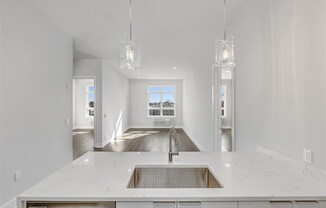 119 PETER ST
