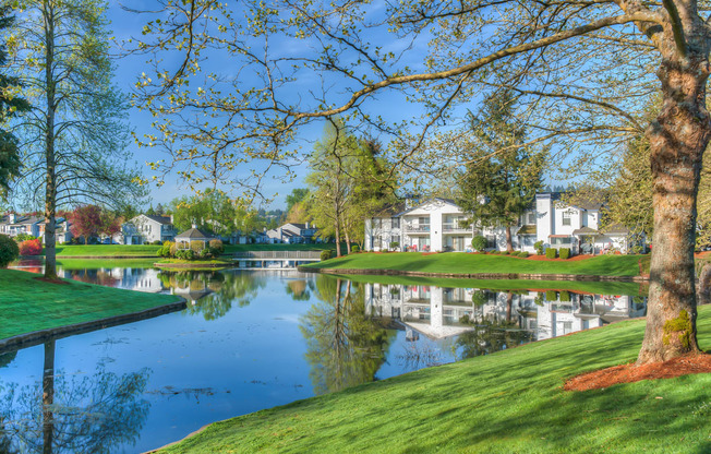 Island Park landscape Apartments in Kent, WA