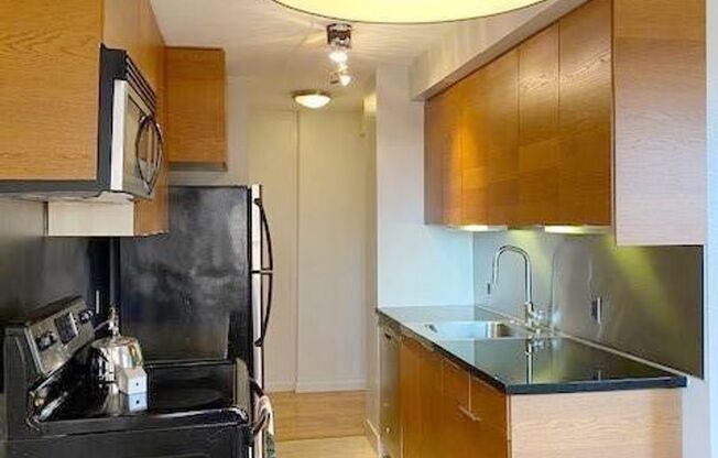 2 beds, 1 bath, 856 sqft, $1,850, Unit 405