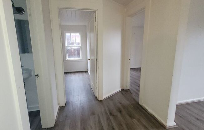 2 beds, 1 bath, $1,620