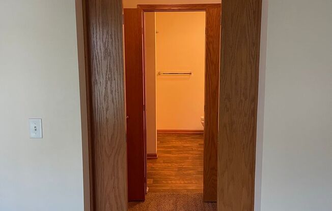 2 beds, 1 bath, 1,153 sqft, $1,610, Unit 931-305