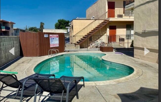 Studio, 1 bath, 400 sqft, $1,525, Unit 41