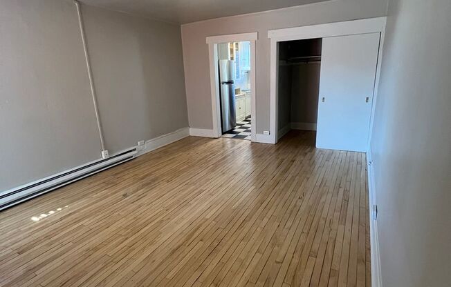 Studio, 1 bath, 400 sqft, $1,350, Unit L