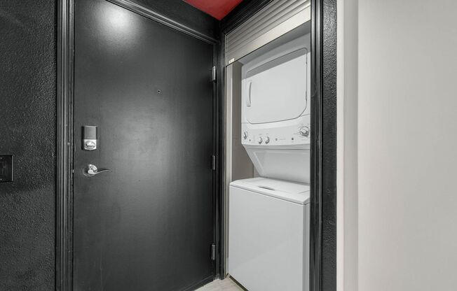 2 beds, 2 baths, $2,850, Unit #1911