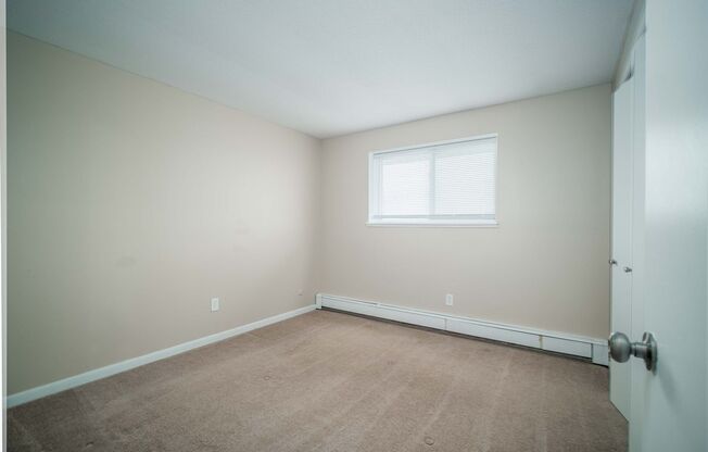 2 beds, 1.5 baths, 950 sqft, $1,170, Unit F-4
