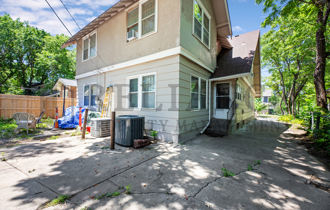 448 N FOUNTAIN ST