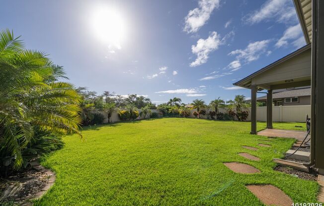 3BR Ewa Beach Home: Fenced Yard, 2-Car Garage, Central AC