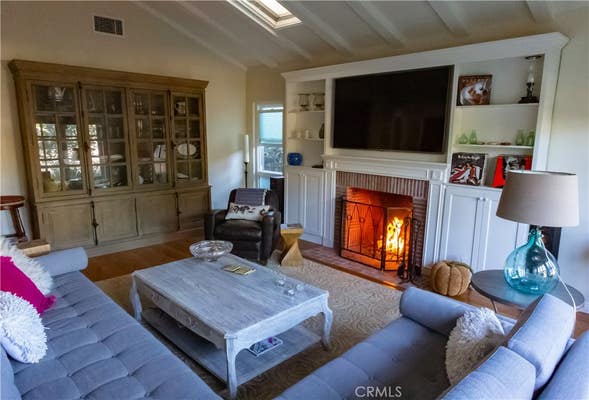 3769 MOUND VW AVE