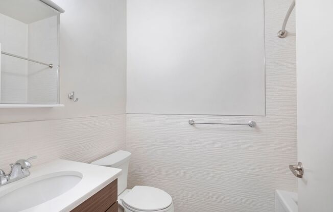 2 beds, 2 baths, 820 sqft, $4,095, Unit 6J