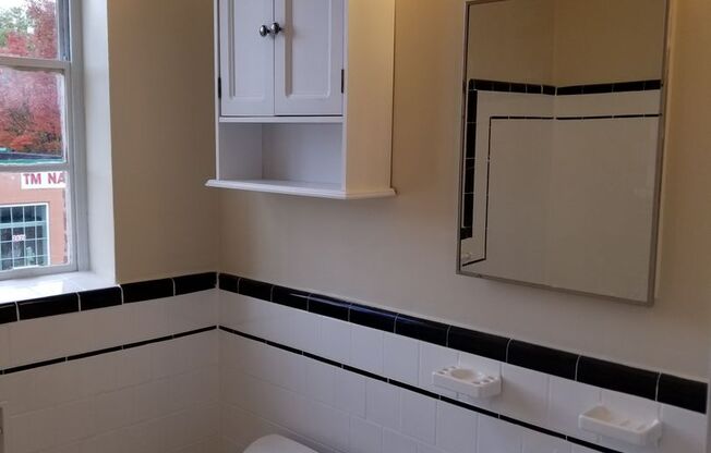 2 beds, 1 bath, 900 sqft, $2,700, Unit Alexandria Apartment Associates LLC-ALAPTS-MV012