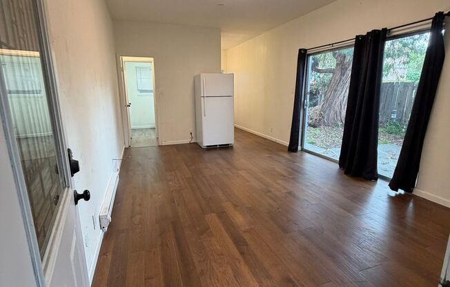 Stylishly Remodeled 2-Bedroom Gem in Redwood City