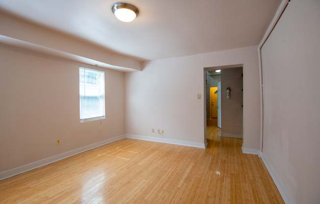 1123 5 ST NW