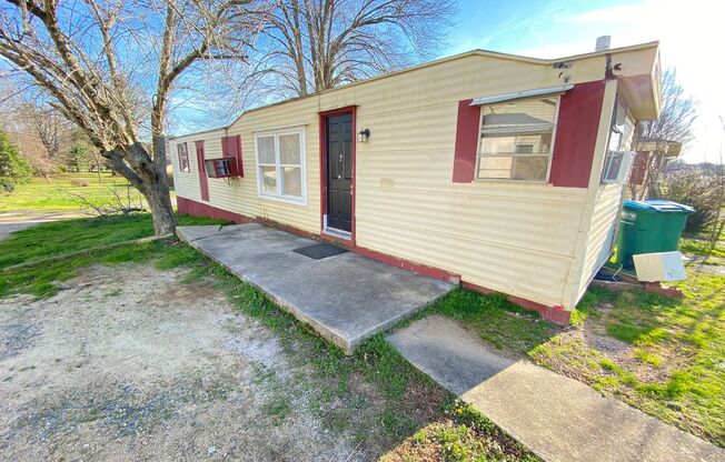 2bed/1bath trailer near downtown Landis all electric