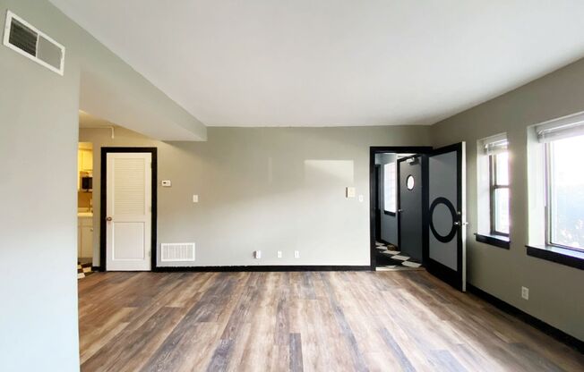 SEE IT NOW: Charming Art Deco-Inspired Studio in Kansas City!