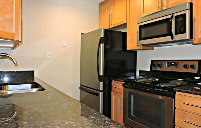 1 bed, 1 bath, 650 sqft, $1,560, Unit 204