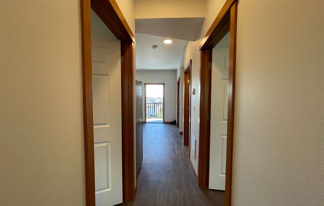 3 beds, 1 bath, $2,475, Unit 1200 #206