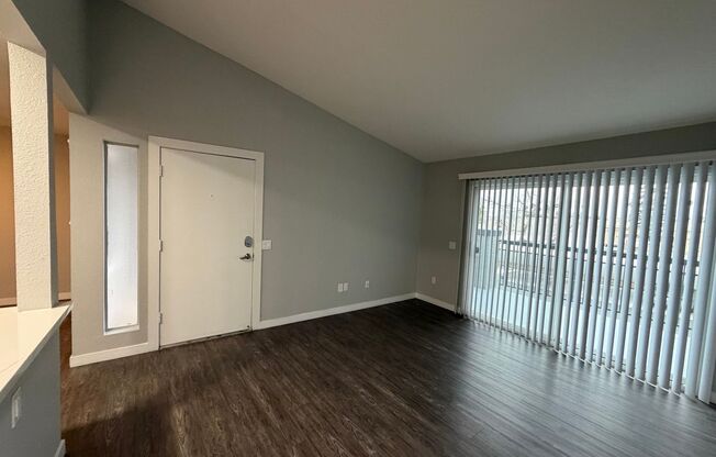 2 beds, 1 bath, 790 sqft, $2,470, Unit B204