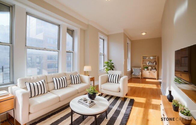 515 W 122 ST