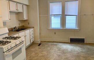 2 beds, 1 bath, $1,095, Unit 1512L