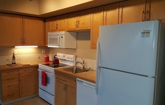 Studio, 1 bath, 621 sqft, $1,575, Unit 78