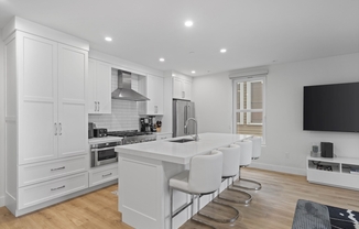 326 W BROADWAY