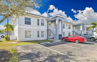 ~2 bed/2 bath UPDATED condo at The Cove on Six Mile