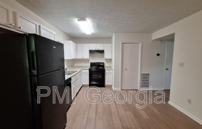6562 CARRIAGE LN