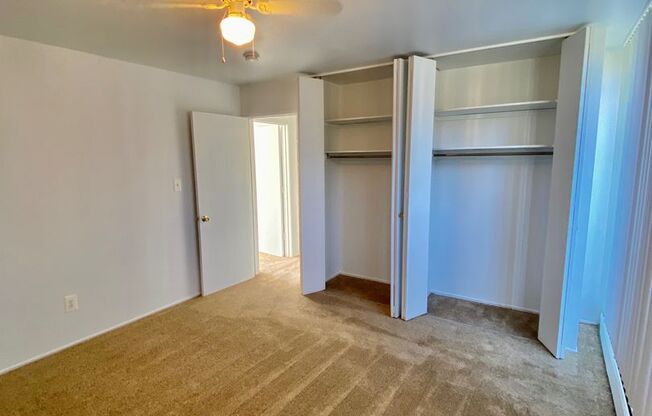 2 beds, 1 bath, 950 sqft, $1,295, Unit #11