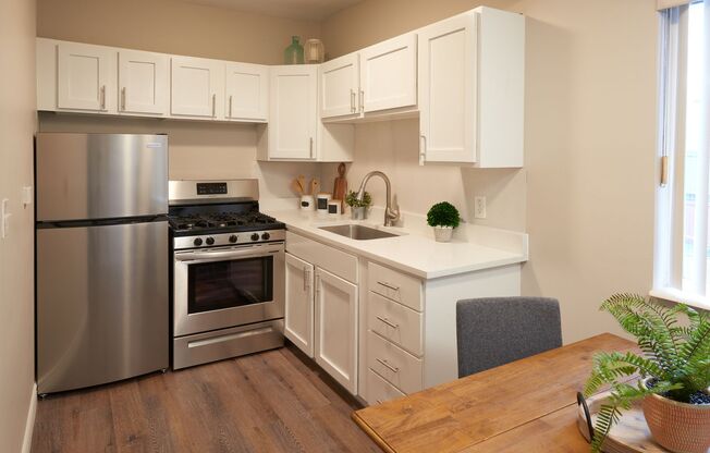 1 bed, 1 bath, 625 sqft, $1,079, Unit 11